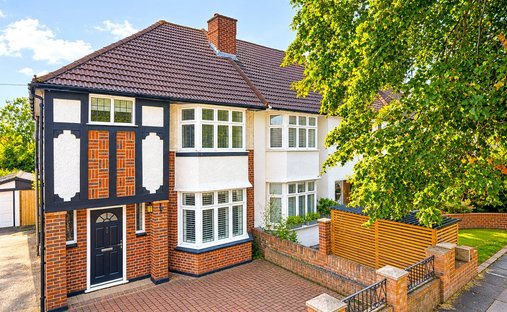 House in Berrylands, Royal Borough of Kingston upon Thames, England 1