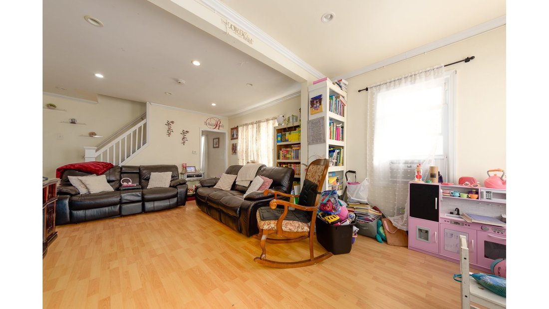 House in New York, New York, United States 2 - 19034274