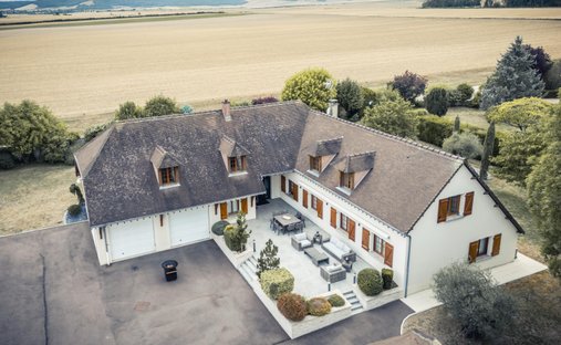 Casa en Saint-Pouange, Gran Este, Francia 1