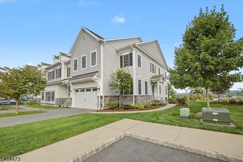 Condo in Cedar Grove, New Jersey, United States 1 - 19029365