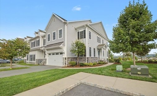 Condo in Cedar Grove, New Jersey, United States 1
