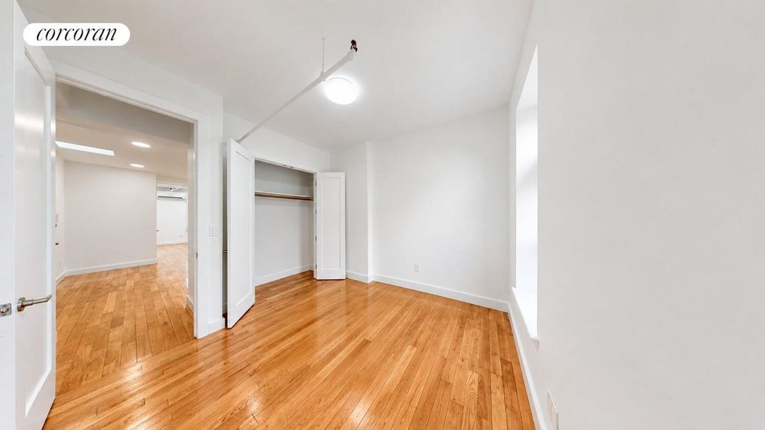House in New York, New York, United States 5 - 19033927