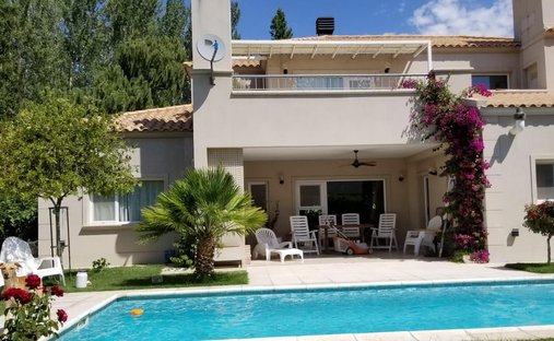 House in Neuquen, Neuquen, Argentina 1