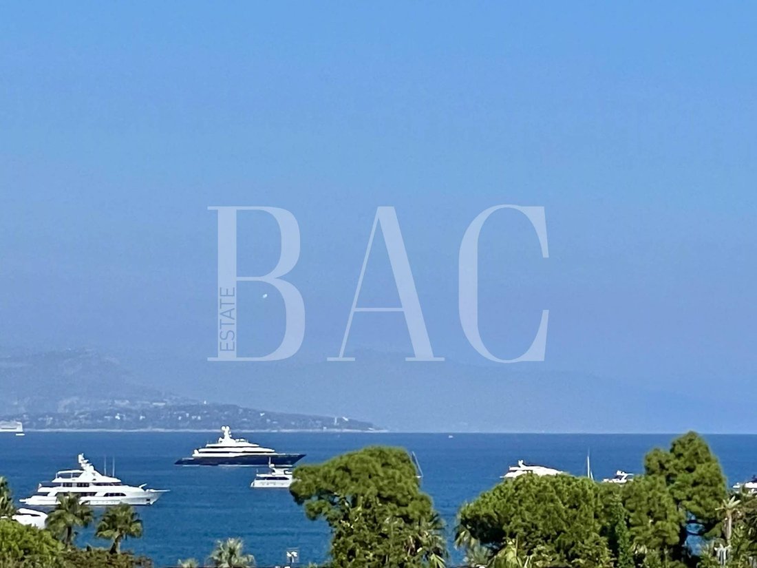 Villa en Antibes, Provenza-Alpes-Costa Azul, Francia 2 - 16469761