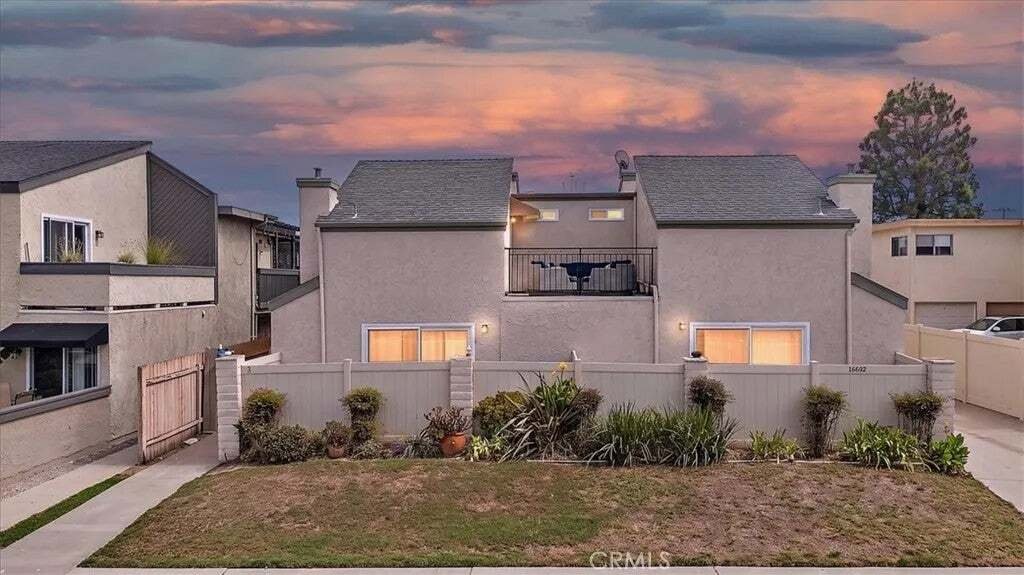 Huntington Beach, California, United States 1 - 19024437