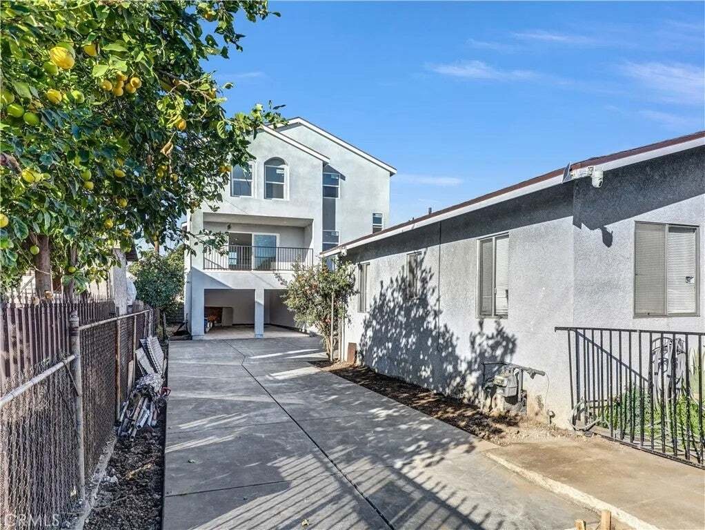 Los Angeles, California, United States 1 - 19027049