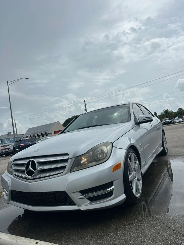 Sedan in Stuart, FL, United States 3 - 19025821