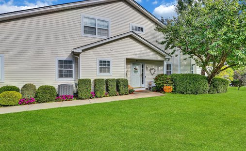 Condo in Setauket- East Setauket, New York, United States 1