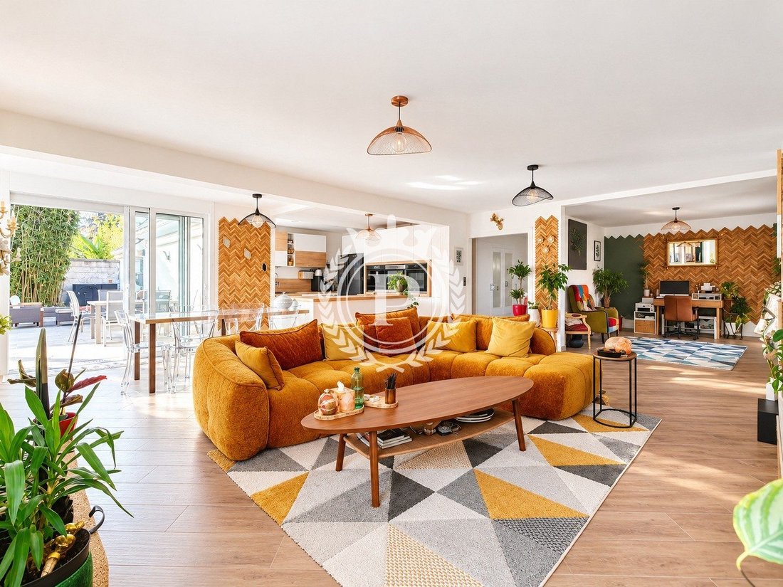 Villa en Chelles, Isla de Francia, Francia 1 - 19027709