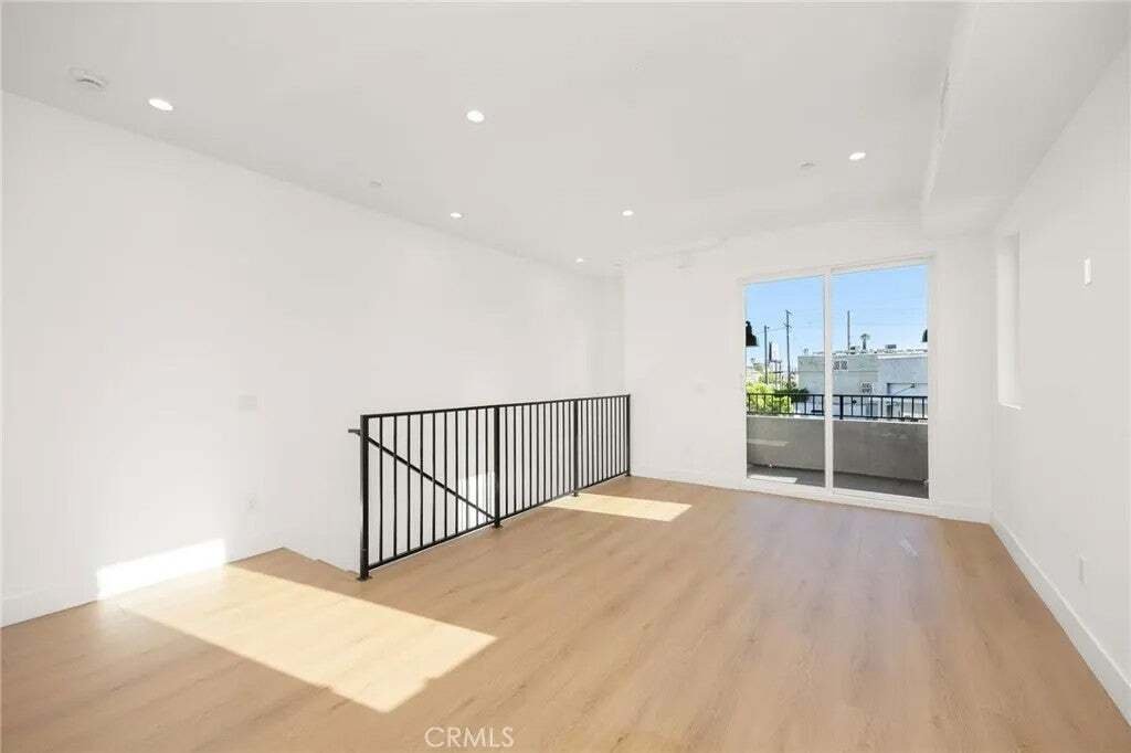 Los Angeles, California, United States 5 - 19020963