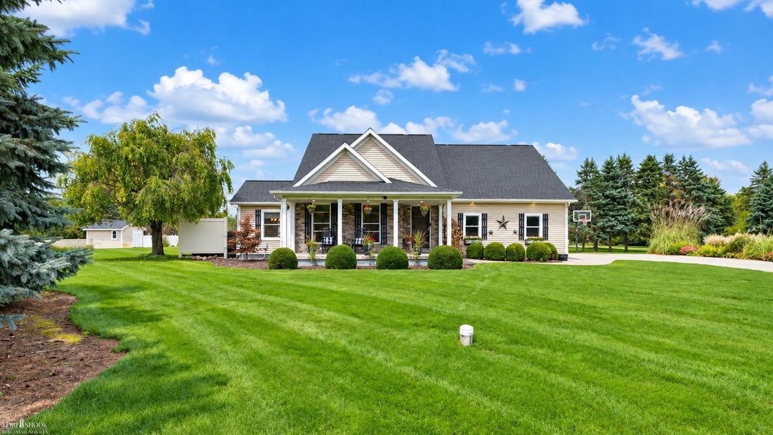 House in Owosso charter Township, Michigan, United States 1 - 19024119