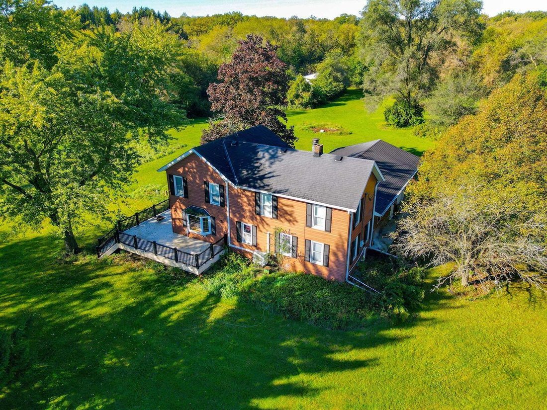 House in Dousman, Wisconsin, United States 1 - 19030628
