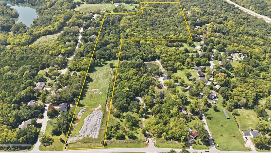 Land in Parkville, Missouri, United States 2 - 19020458