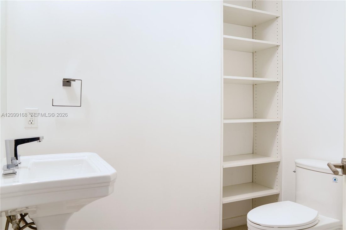 Condo in Miami, Florida, United States 5 - 19025215