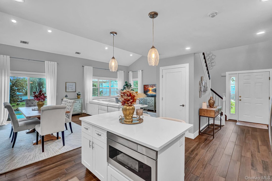 Condo in Setauket- East Setauket, New York, United States 4 - 19024907