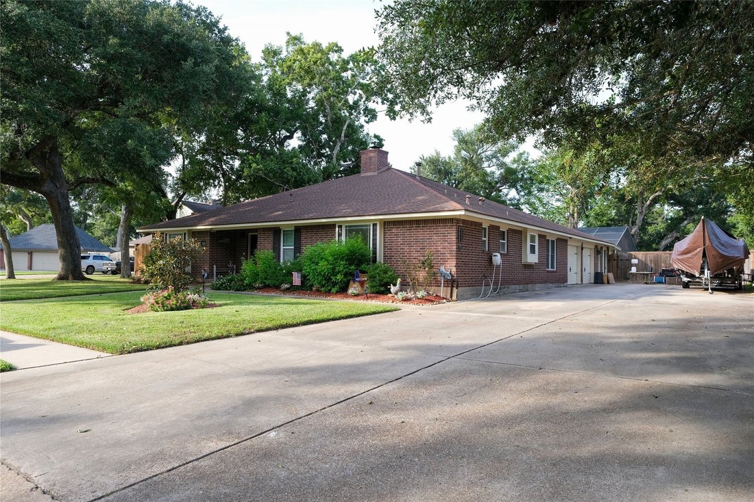 Lake Jackson, Texas, United States 1 - 19022494