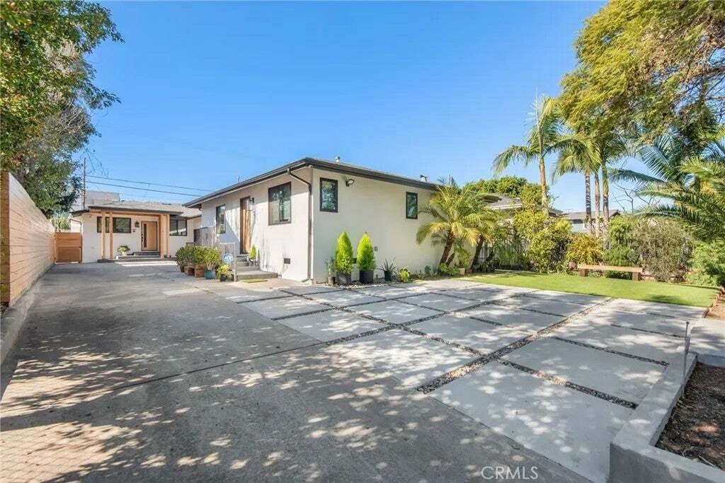 Los Angeles, California, United States 3 - 19031016