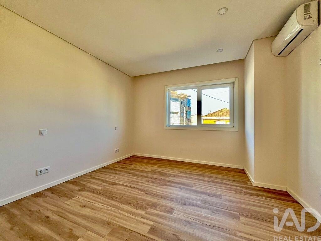 Townhouse in Baguim do Monte, Porto District, Portugal 3 - 19028525