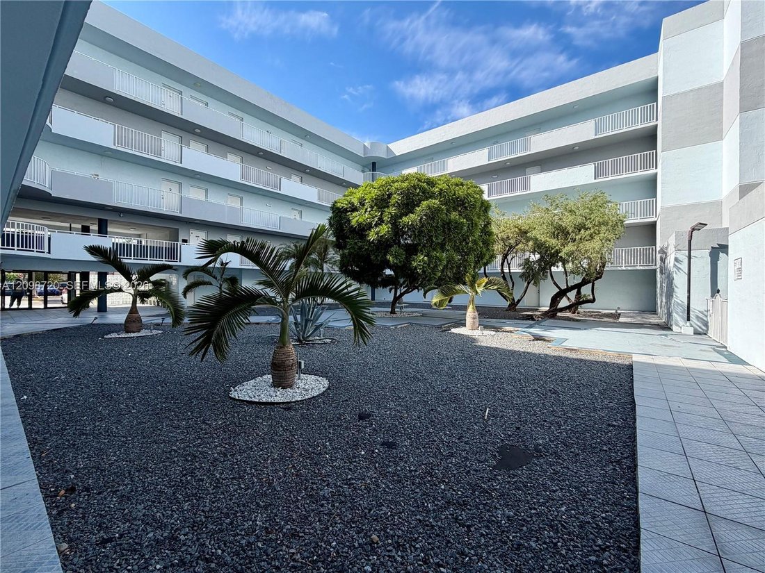 Condo in Miami, Florida, United States 2 - 19025298
