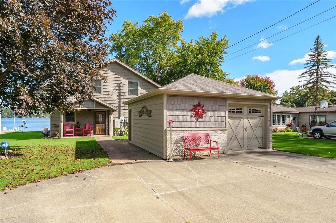 House in Augusta, Michigan, United States 3 - 19029465