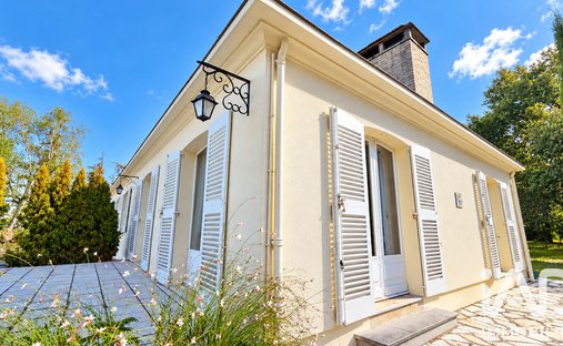 House in Ouest, Léognan, France 1