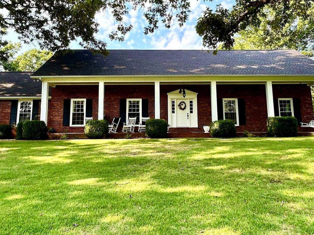 House in Camden, Tennessee, United States 1 - 19023628