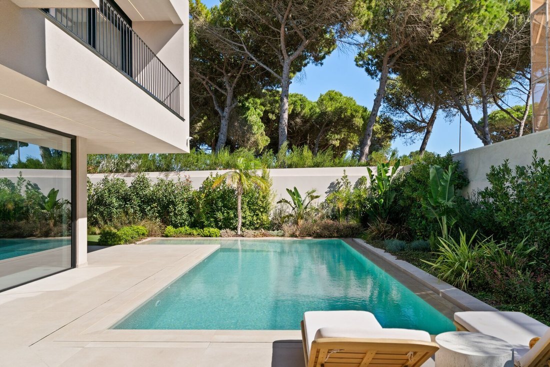 Villa in Cascais e Estoril, Lisbon, Portugal 1 - 19028175
