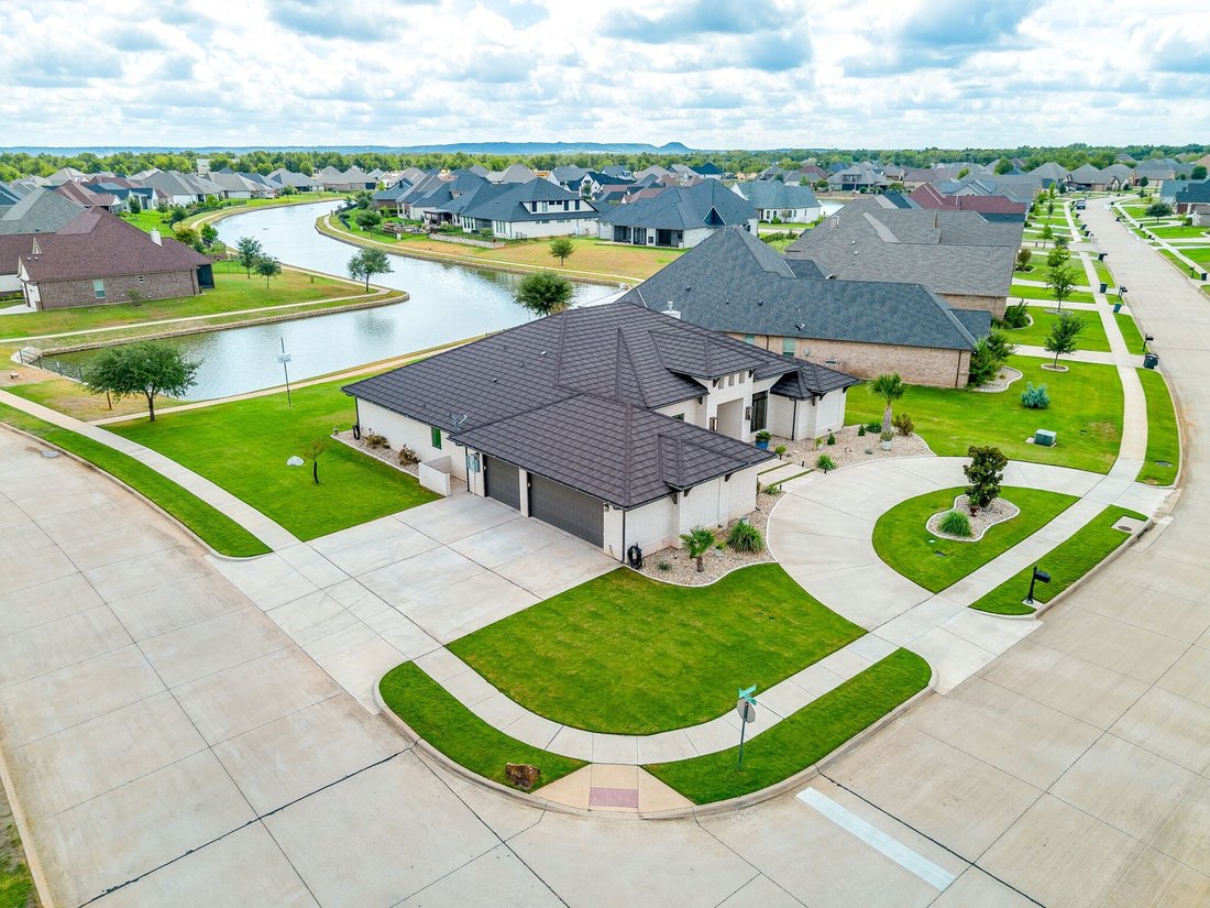 House in Granbury, Texas, United States 3 - 19021229