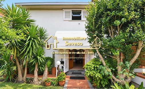 Country House in Caranna-Vaiana, Forte dei Marmi, Tuscany 1