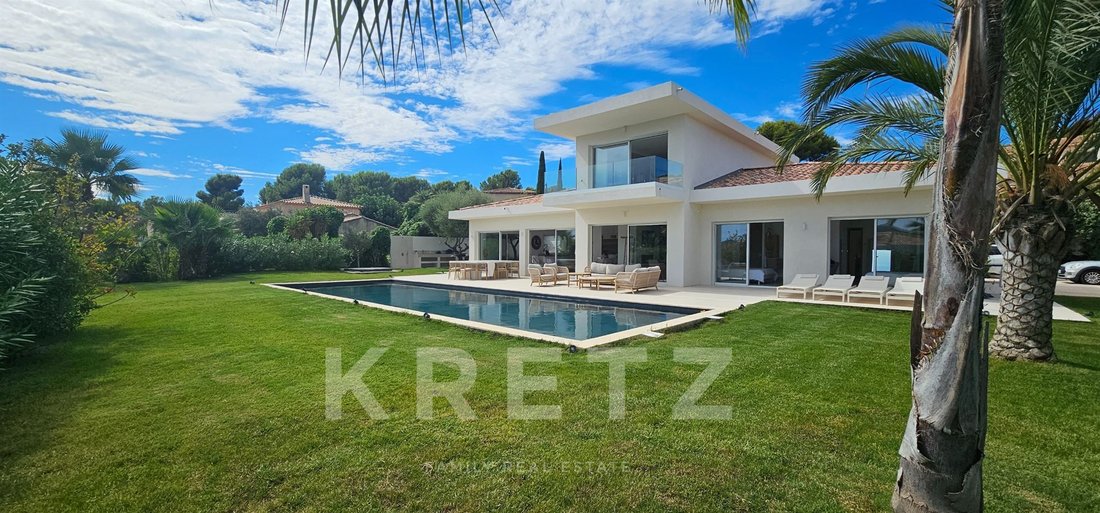 House in Saint-Cyr-sur-Mer, Provence-Alpes-Côte d'Azur, France 2 - 19032952