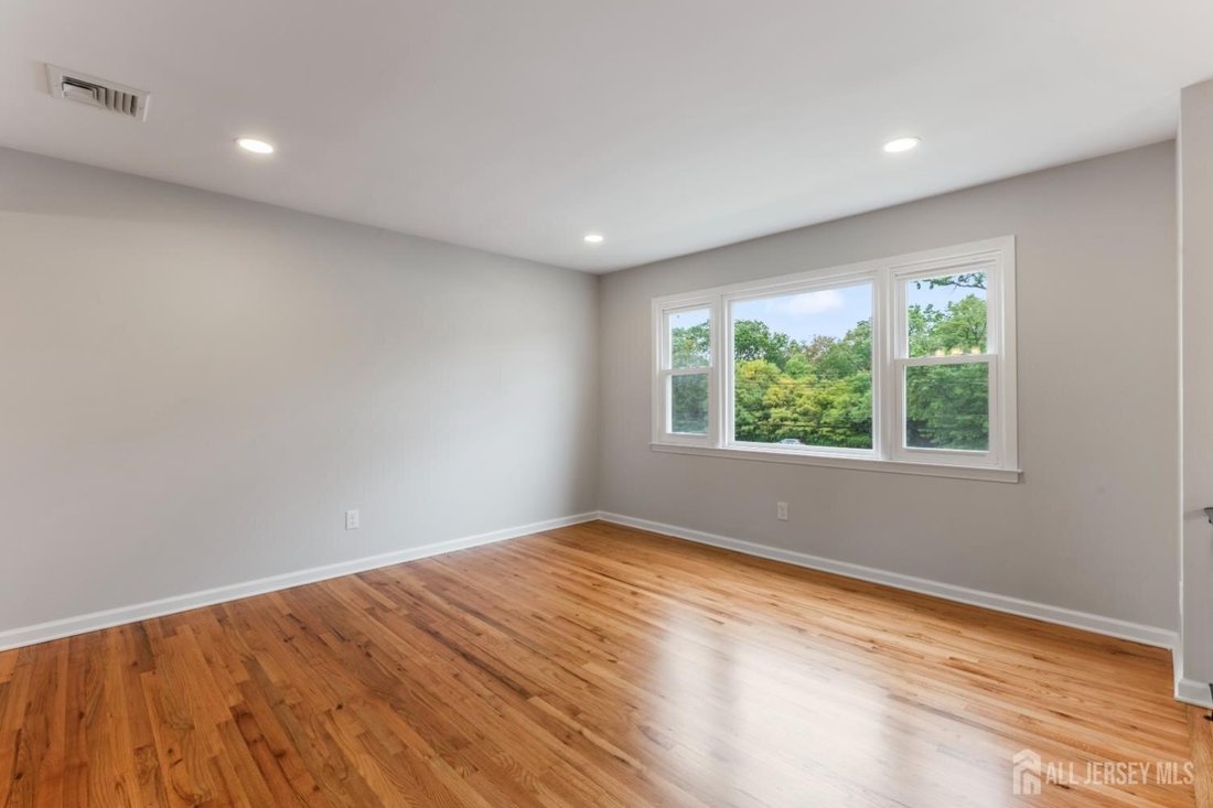 House in Woodbridge Township, New Jersey, United States 5 - 19030432