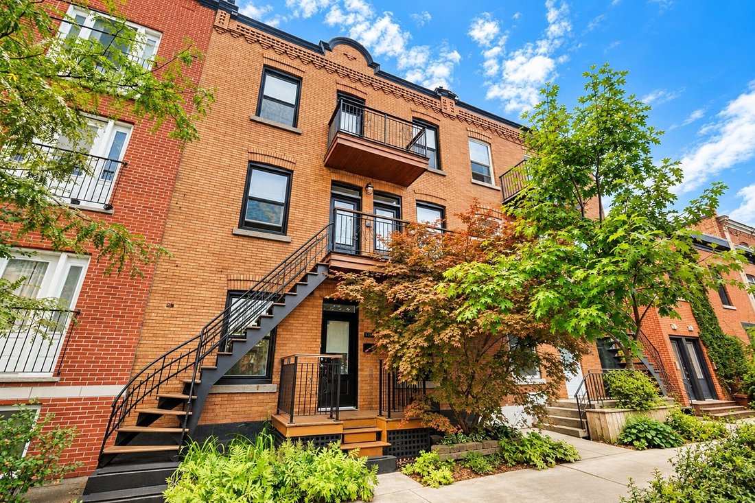 House in Montréal, Quebec, Canada 1 - 19027424