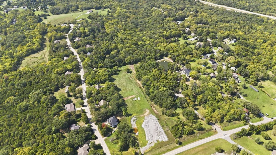 Land in Parkville, Missouri, United States 4 - 19020458