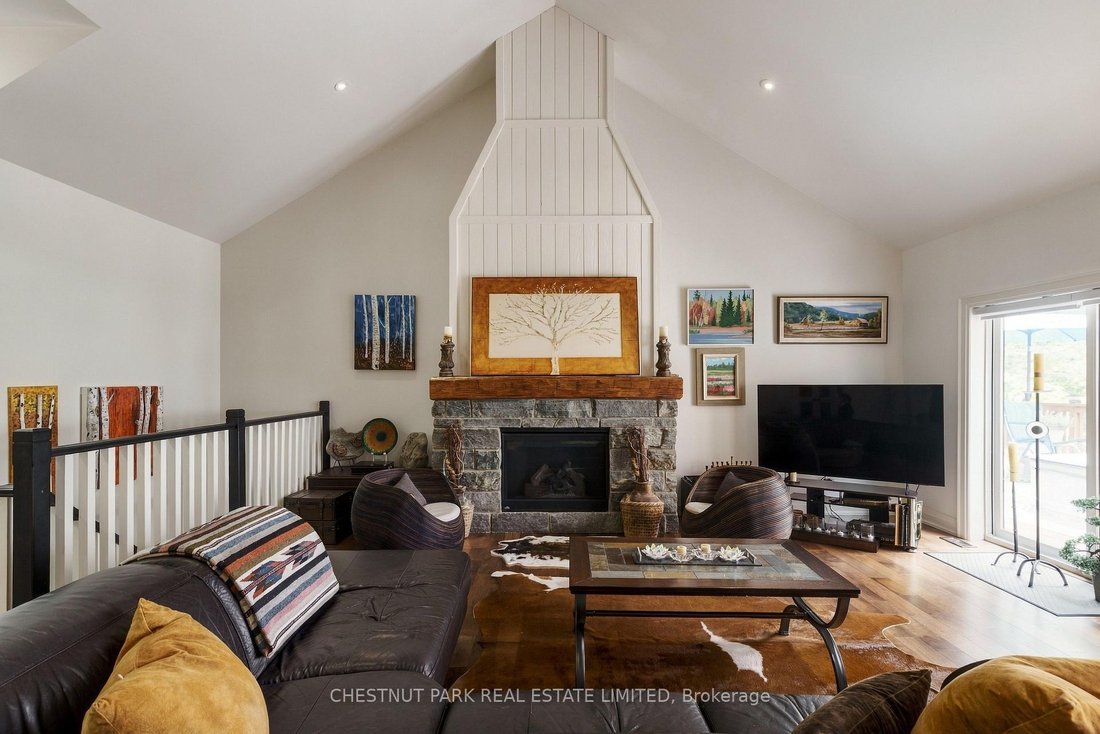 House in Springwater, Ontario, Canada 5 - 19028105