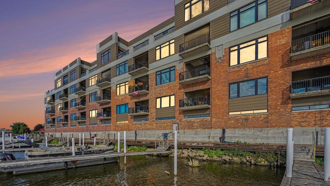 Condo in Bay City, Michigan, United States 1 - 19020771