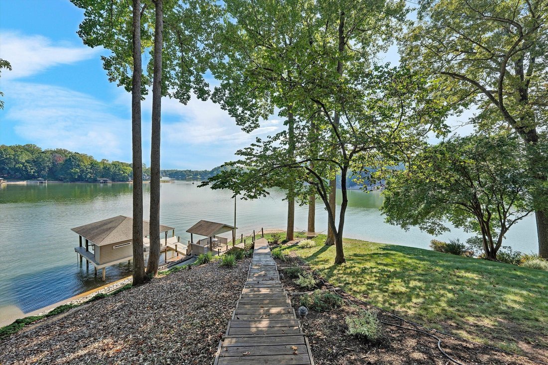 House in Moneta, Virginia, United States 3 - 19032254