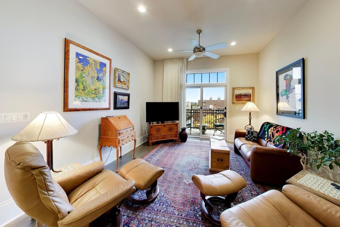 Condo in Elmhurst, Illinois, United States 2 - 19028045