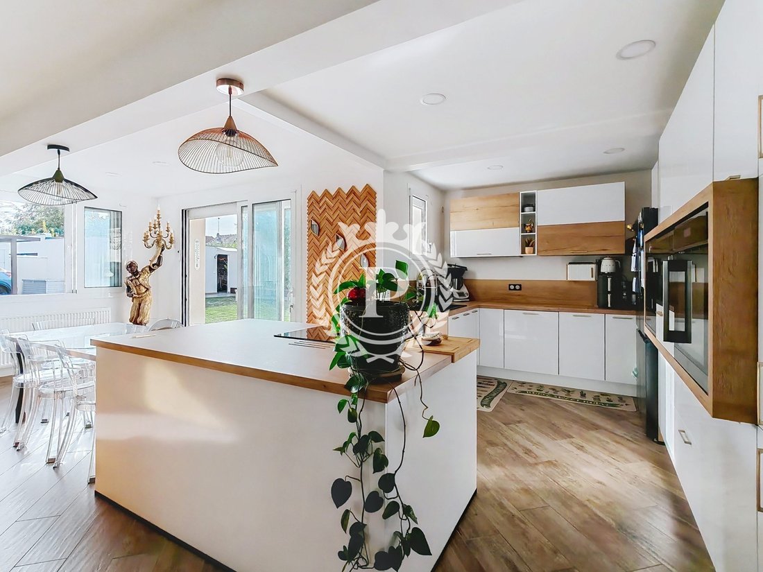 Villa en Chelles, Isla de Francia, Francia 4 - 19027709