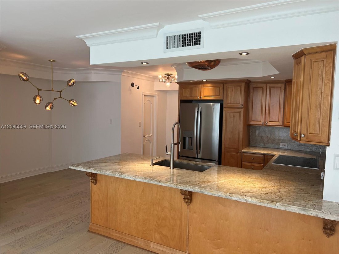 Condo in Miami Beach, Florida, United States 4 - 19025168