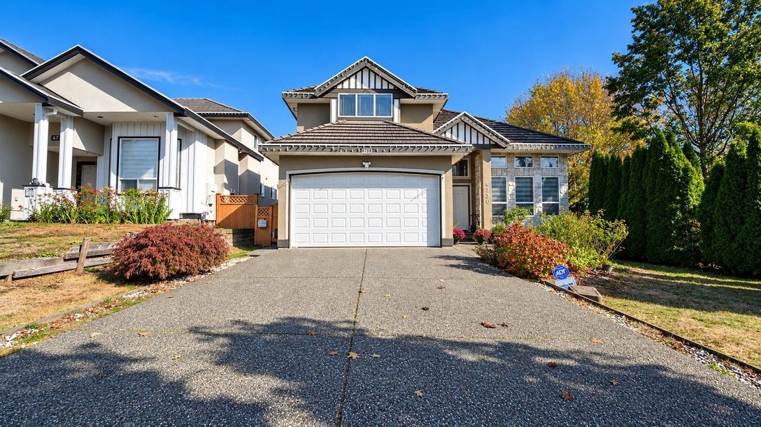House in Surrey, British Columbia, Canada 1 - 19035125