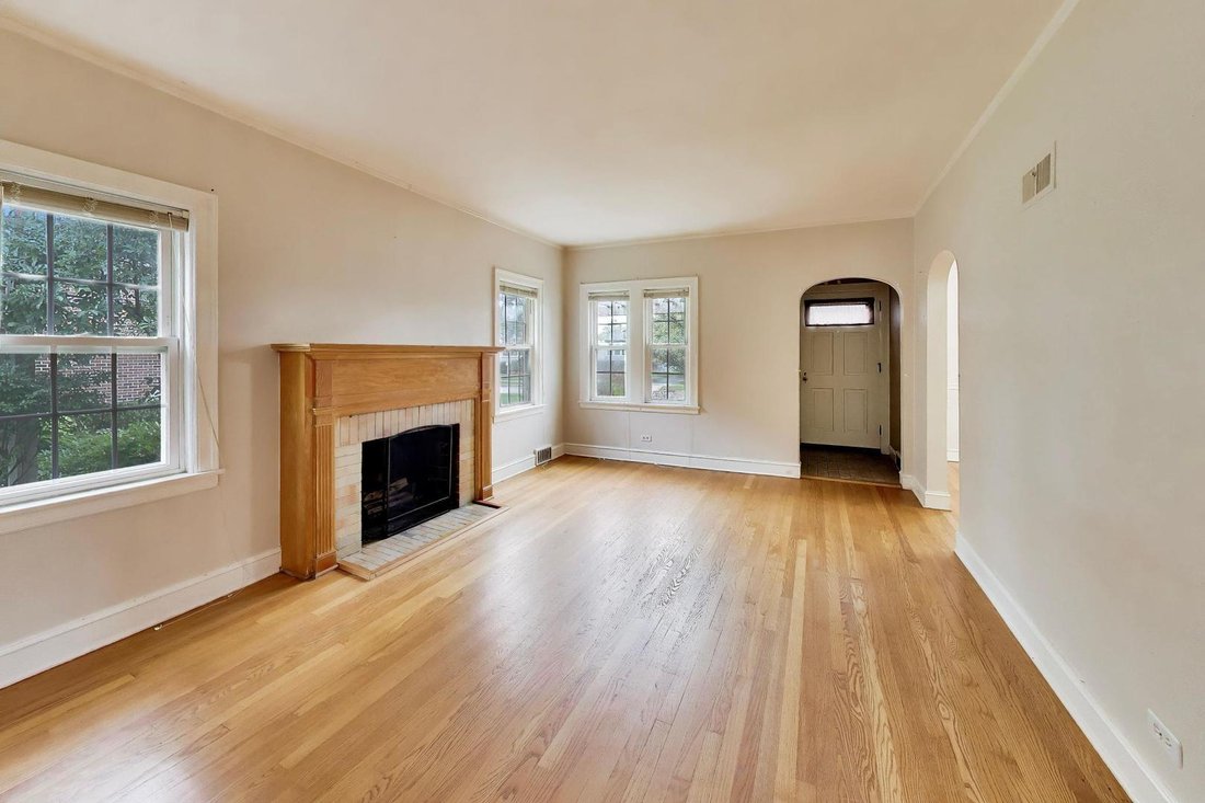 House in Elmhurst, Illinois, United States 3 - 19028043
