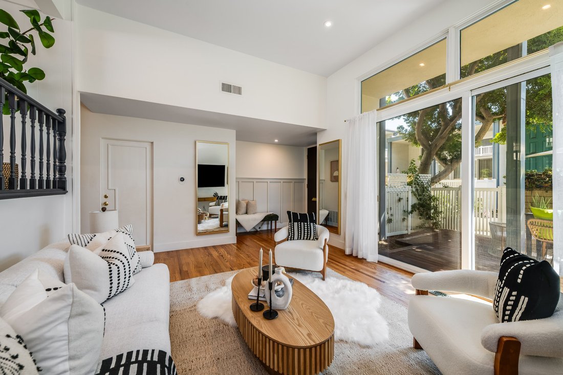Condo in Burbank, California, United States 2 - 19026592