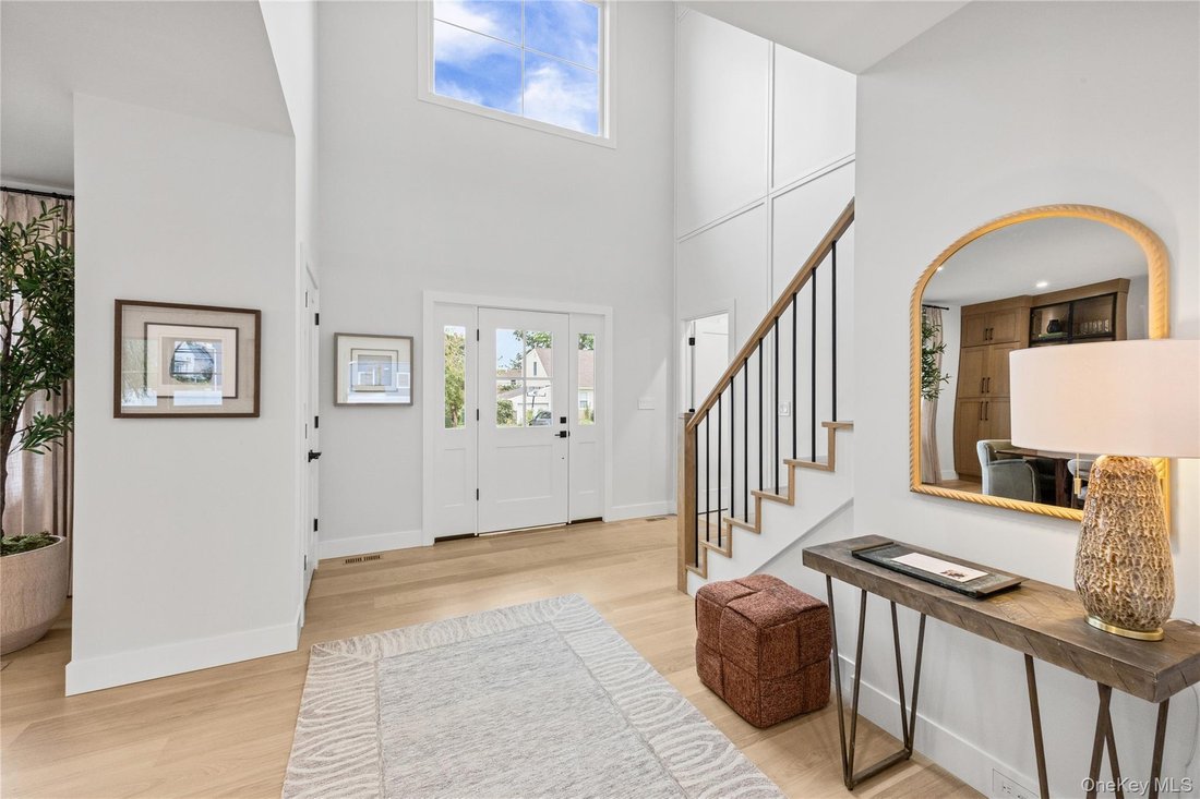 House in East Meadow, New York, United States 4 - 19026337