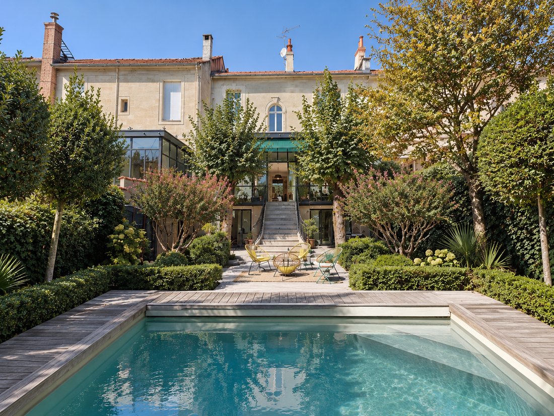 House in Hôtel de Ville-Quinconce-Saint Seurin-Fondaudège, Bordeaux, France 1 - 19031185
