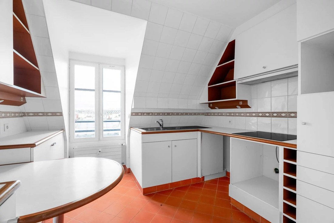 Apartment in Saint Philippe du Roule, Paris 8e Arrondissement, Paris 4 - 17237109