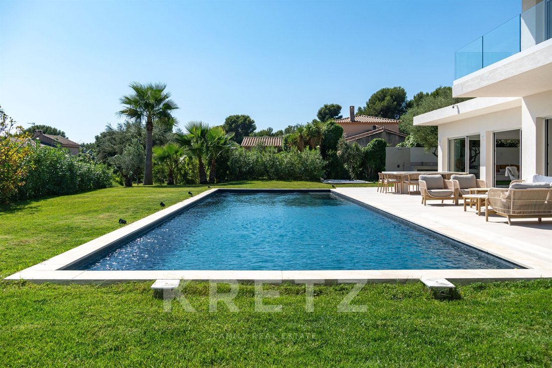 House in Saint-Cyr-sur-Mer, Provence-Alpes-Côte d'Azur, France 3 - 19032952