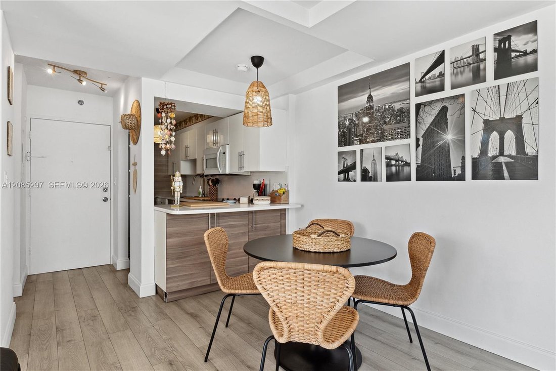 Condo in Miami Beach, Florida, United States 3 - 19025325