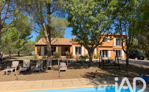 Maison à Pourrières, Provence-Alpes-Côte d'Azur, France 1