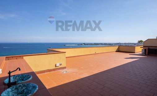 Apartamento en Giardini-Naxos, Sicilia, Italia 1