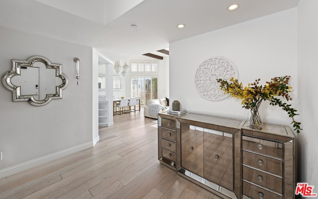 Condo in West Hollywood, California, United States 3 - 19025115